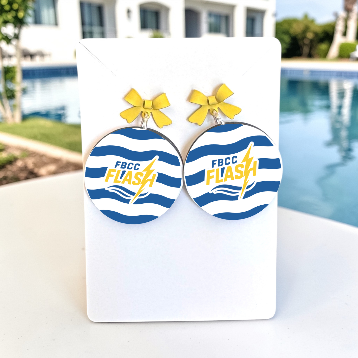 Flash - Blue Waves Circle with Yellow Bow